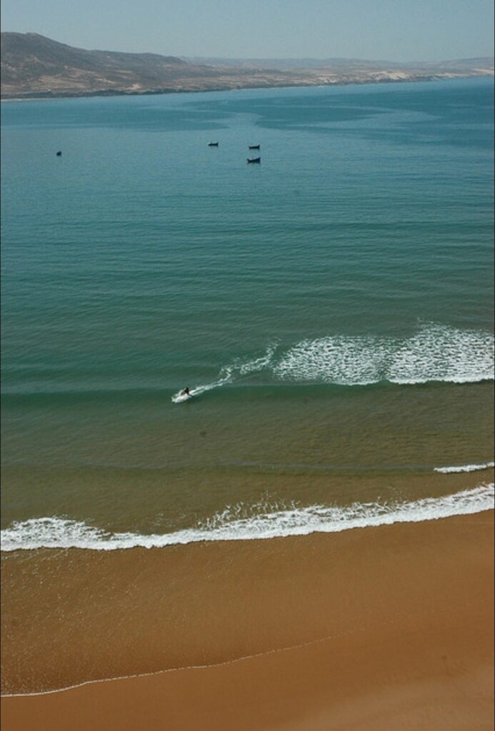 Plages d'Imsouane ,réputées pour ses vagues idéales pour le Surf.Maroc,moudari.com